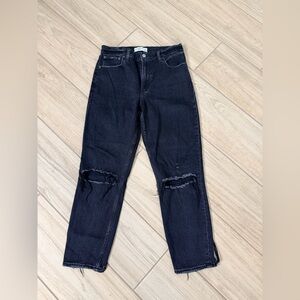 Abercrombie & Fitch High-Rise Black Distressed Jeans Women’s Size 27 Pre-Owned
